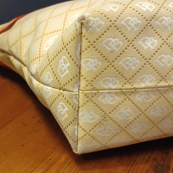 Dooney and Bourkesignaturetote